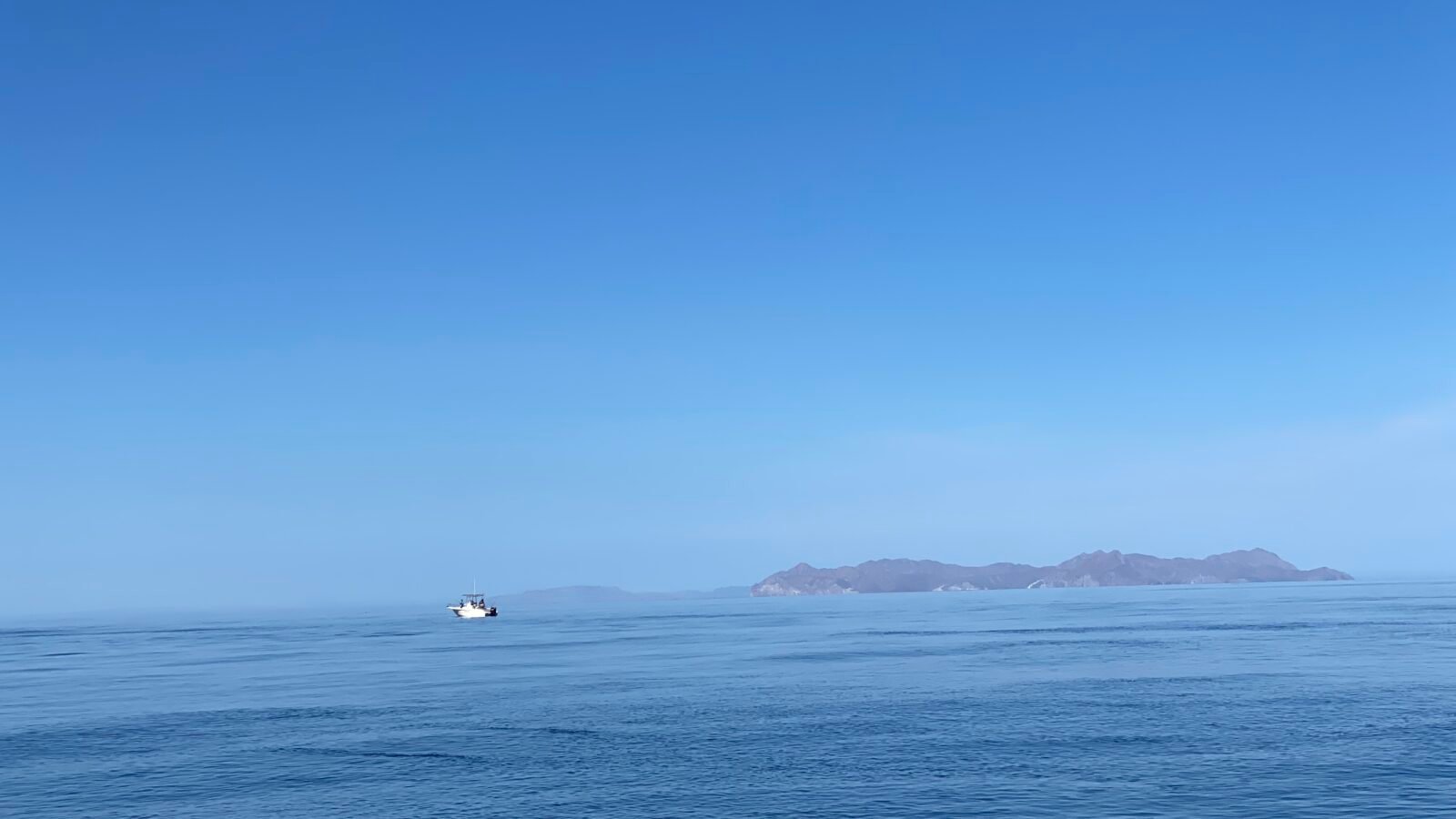 Foto de archivo del mar donde ocurrió el reciente ataque de tiburón en Bahía de Kino.