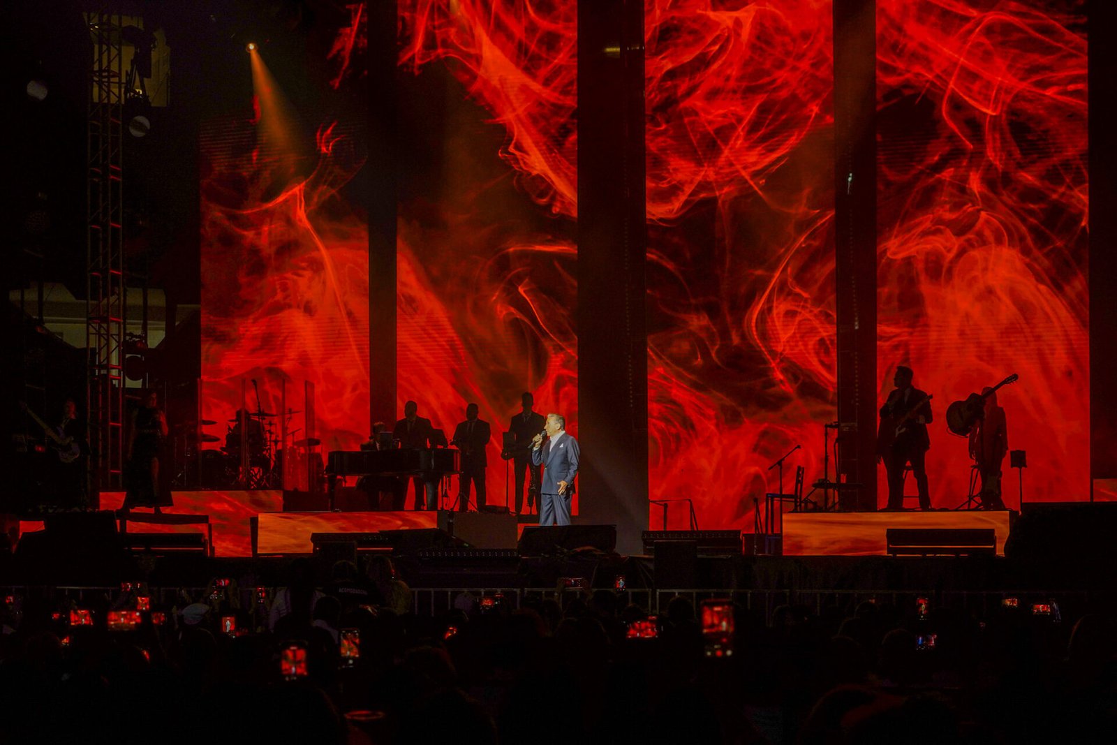 Concierto del cantautor venezolano Ricardo Montaner en Hermosillo.