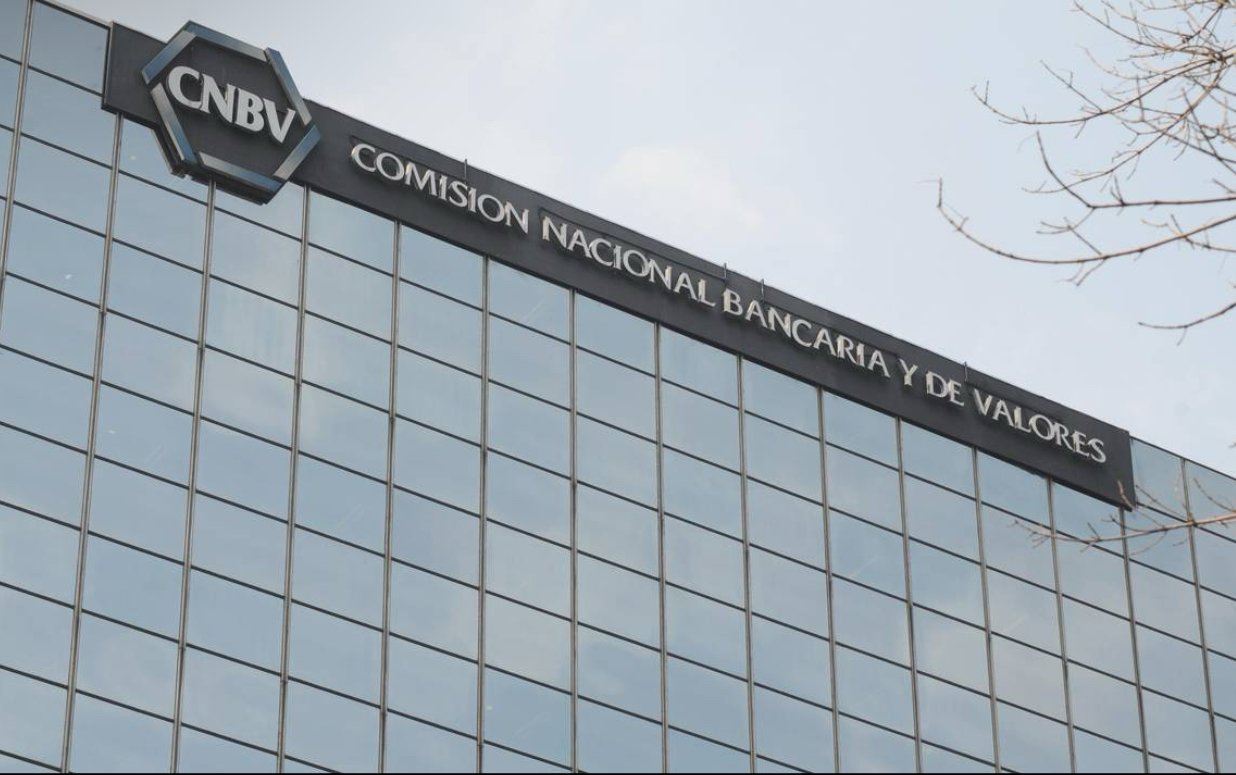 Sede de instituciones financieras en México operando bajo las nuevas regulaciones de la CNBV.