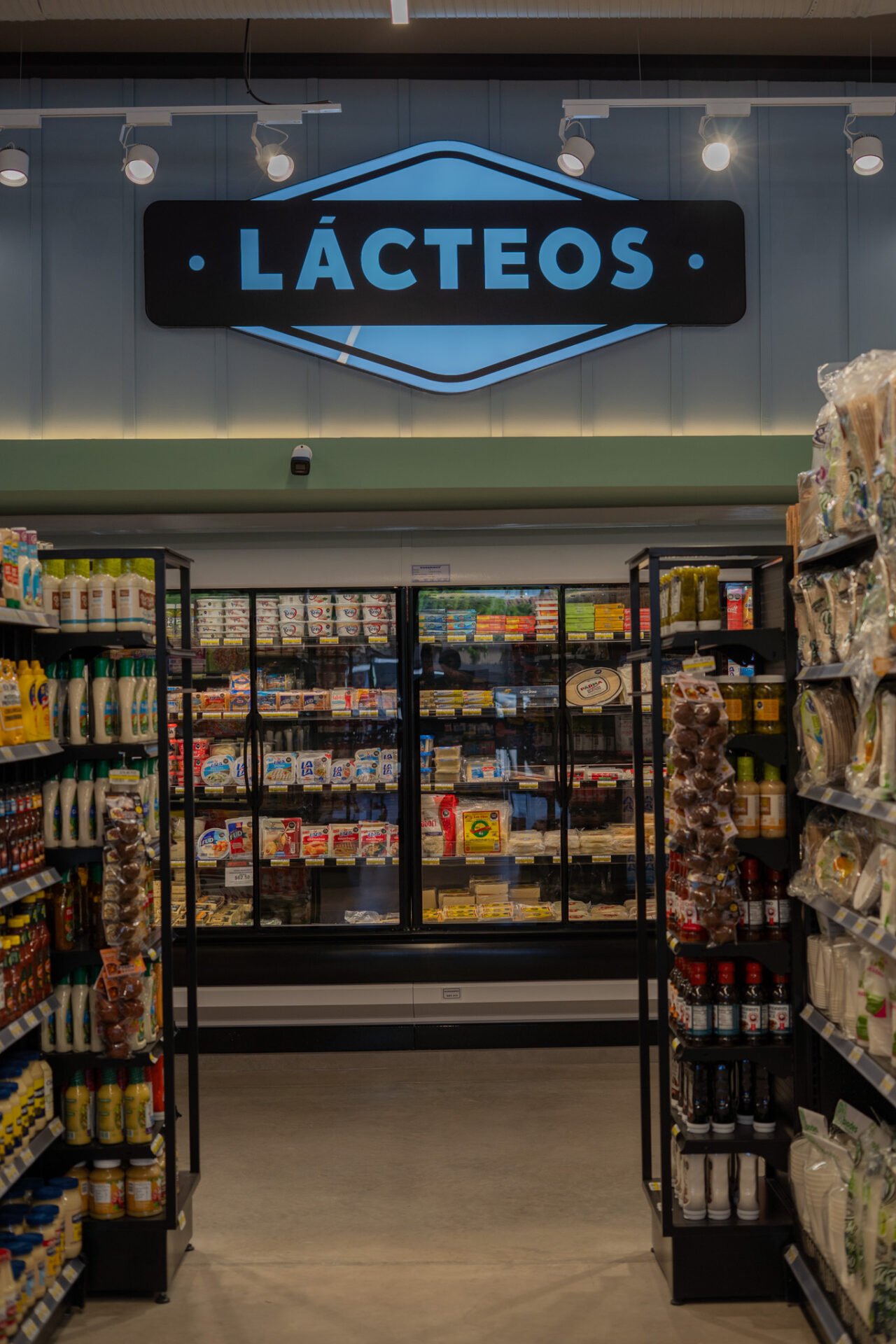 Fachada de la nueva sucursal Taste Blvd. Kino, la tienda más grande de la marca en Hermosillo.