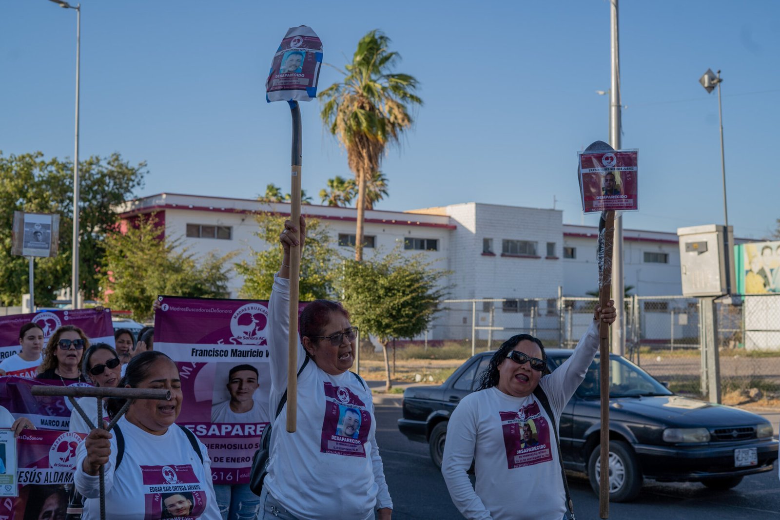 Integrantes del colectivo Madres Buscadoras de Sonora participan en una marcha para exigir a las autoridades agilizar la búsqueda de sus familiares desaparecidos, en Hermosillo, estado de Sonora, México, el 9 de mayo de 2026.