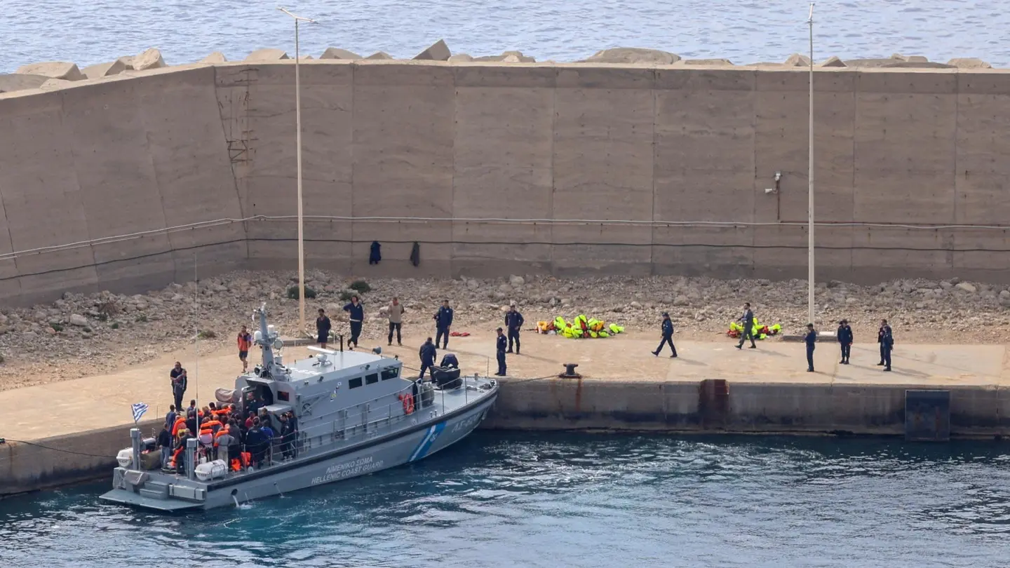 Recepción en el AICM de la ciudadana mexicana de la Flotilla Global Sumud tras su repatriación.