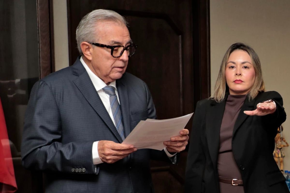 Sesión del Congreso estatal donde se aprobó la licencia del gobernador de Sinaloa.