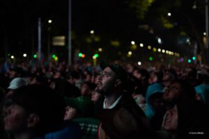 Miles de aficionados sufren la eliminación del Tricolor en el Ángel de la Independencia; Inglaterra elimina a México del Mundial 2026. | Santiago Fontes / Soma Media