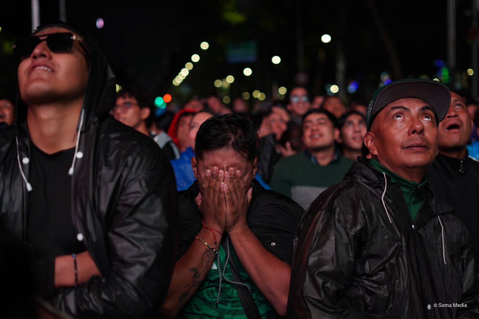 Miles de aficionados sufren la eliminación del Tricolor en el Ángel de la Independencia; Inglaterra elimina a México del Mundial 2026.