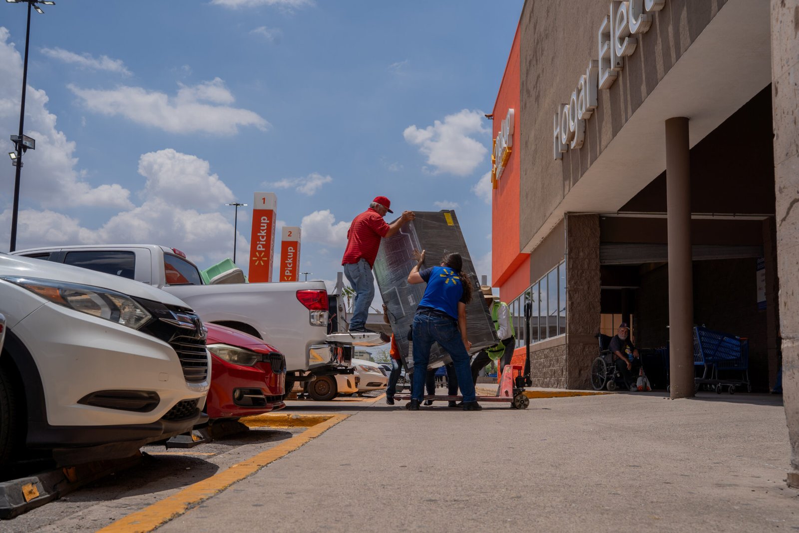 Fachada de la tienda Walmart ubicada en el bulevar Morelos, en Hermosillo.