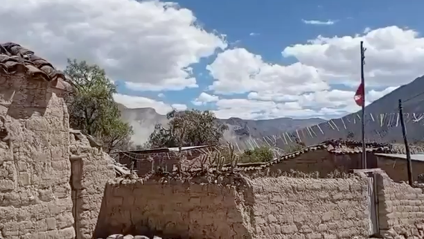 Vista de las afectaciones preliminares tras el fuerte terremoto de magnitud 7.2 en la región de Ayacucho, Perú.